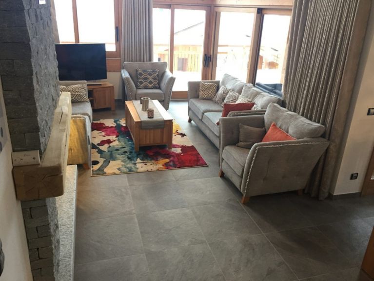 Chalet Caseblanche Tawny met open haard en sauna