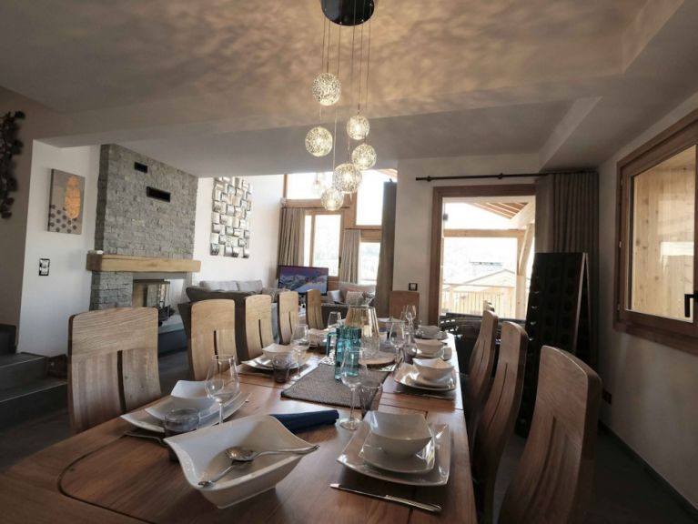 Chalet Caseblanche Tawny met open haard en sauna