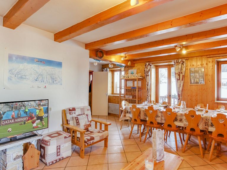Chalet Les Gentianes met privé-sauna