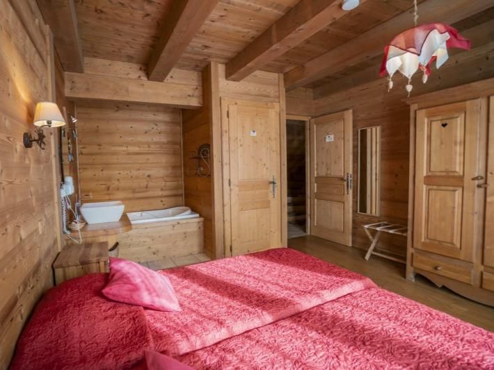 Chalet Le Noisetier met buiten-whirlpool