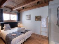 Chalet Le Lys met privé-zwembad-11