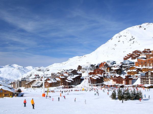 Skidorp Hoogst gelegen wintersportplaats van Europa met bruisend nachtleven-1