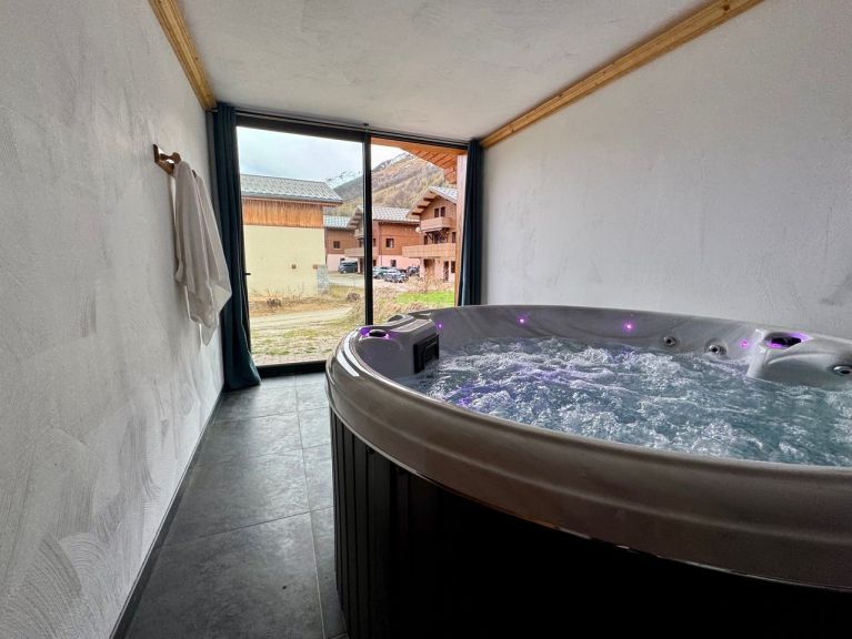 Chalet Lacuzon Snow Paradise