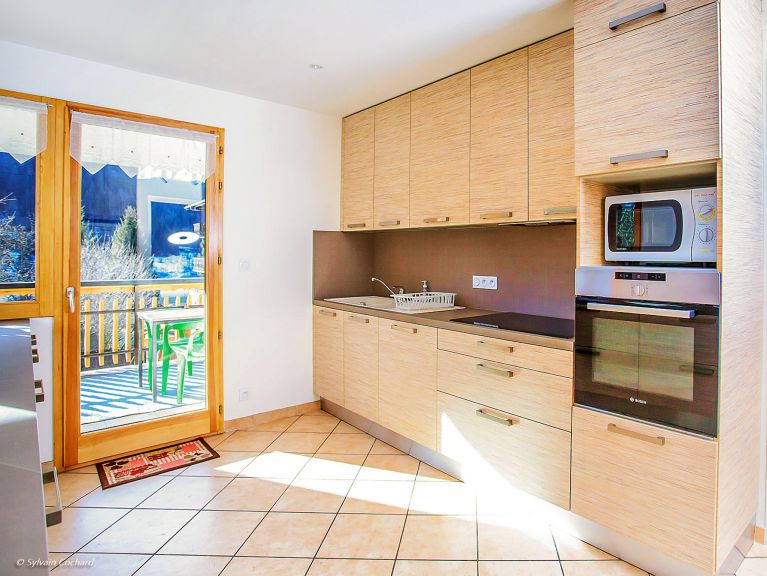 Chalet de la Chapelle met buiten-whirlpool en sauna
