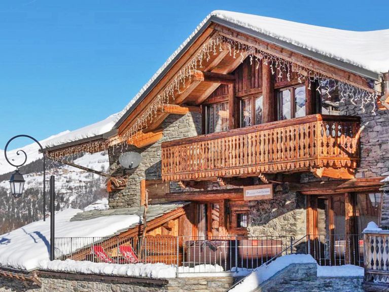 Chalet Père Marie met buiten-whirlpool  en sauna