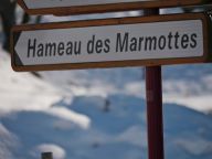 Chalet Le Hameau des Marmottes met familiekamer en sauna-65