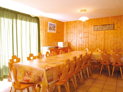 Chalet Les Flocons - 19 personen