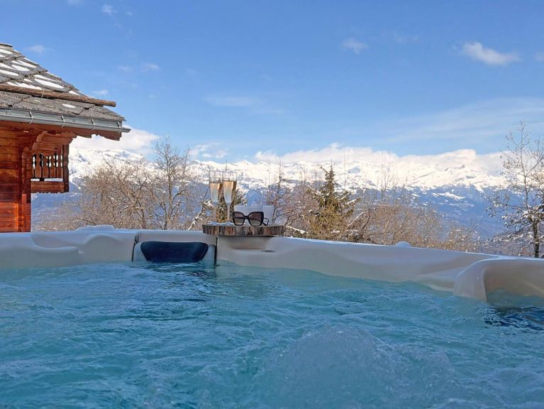 Chalet Marguerite met buiten-whirlpool