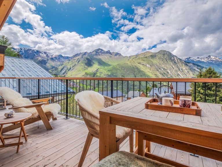 Chalet Le Duc Blanc met outdoor hottub
