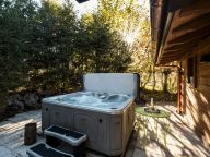 Chalet-appartement l'Ours met buiten-whirlpool-3