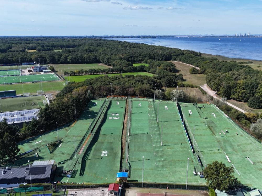 Dronebeeld borstelbanen Wolfskamer Skivakantie in huizen
