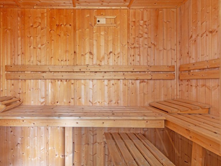 Chalet de Claude met sauna en outdoor hot tub