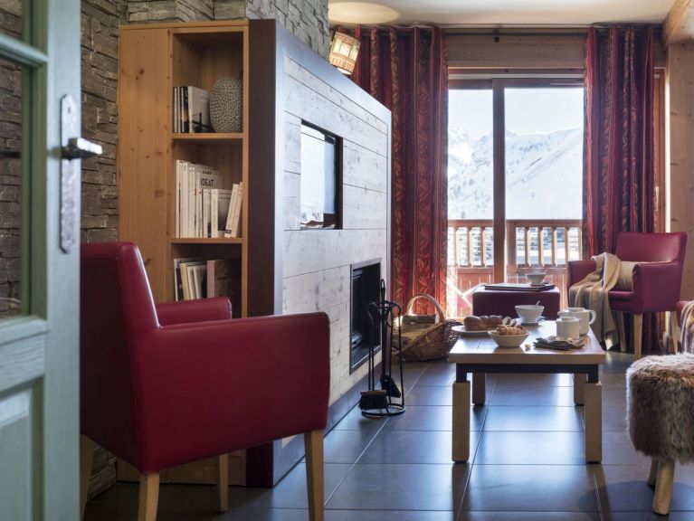 Chalet-appartement Résidence Village Montana met open haard en sauna