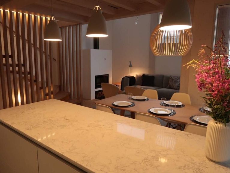 Chalet Caseblanche Retreat met houtkachel en sauna