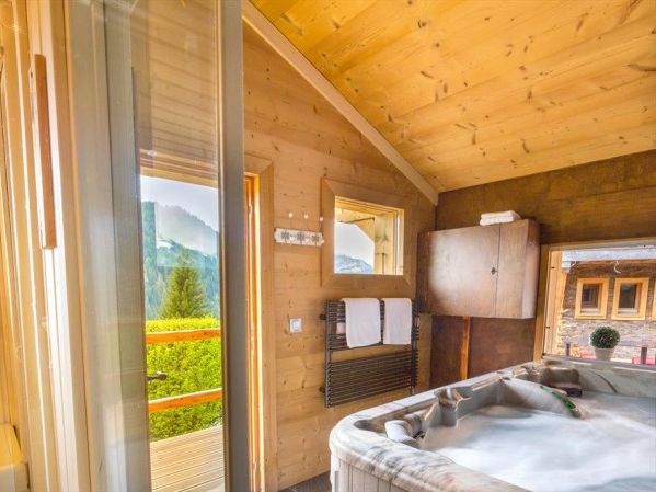 Chalet Le Joyau des Neiges met sauna en whirlpool