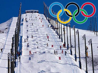 Skidorp Levendig, populair en zonnig wintersportdorp met veel bars-1