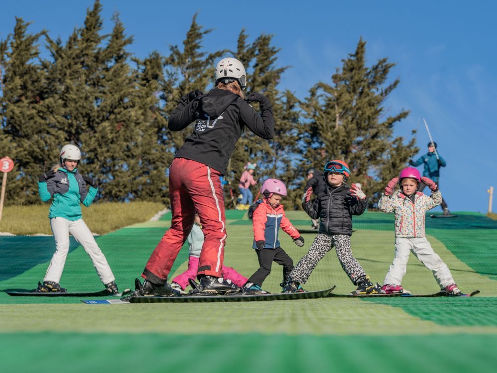 Skiles op borstelbaan bij Outdoor Valley Skivakantie in Bergschenhoek