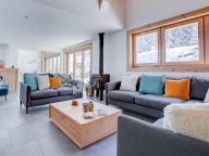 Chalet Les Trois Bonheurs met buiten-whirlpool-4