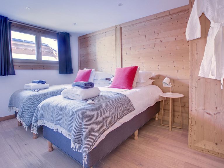 Chalet Les Trois Bonheurs met buiten-whirlpool