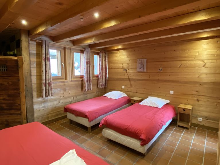 Chalet CYA01