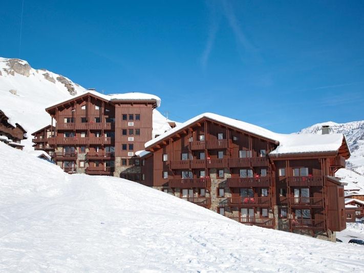 Chalet-appartement Résidence Village Montana met open haard en sauna