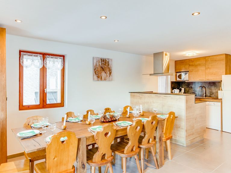 Chalet Les Violettes met privé-sauna