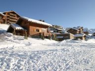 Chalet Le Hameau des Marmottes met familiekamer en sauna-64