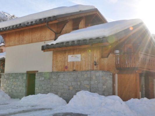 Chalet Loriquet Jaune
