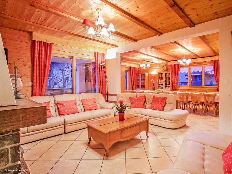 Chalet de la Chapelle met buiten-whirlpool en sauna
