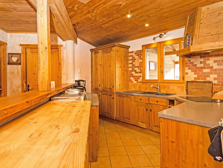 Chalet Balcon du Paradis met buiten-whirlpool en sauna