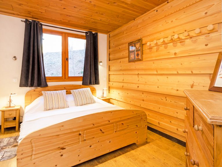 Chalet Balcon du Paradis met buiten-whirlpool en sauna