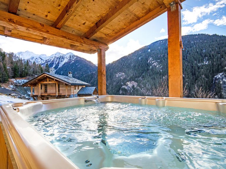 Chalet Balcon du Paradis met buiten-whirlpool en sauna