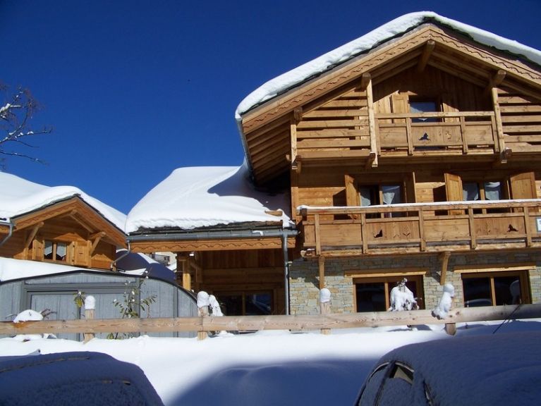Chalet Le Prestige Lodge met privé-zwembad