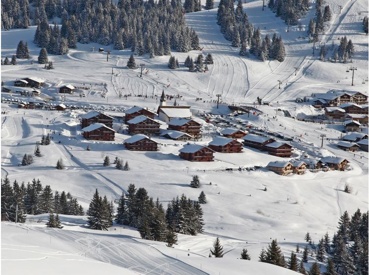 Skidorp Kindvriendelijk wintersportdorp met uitzicht op de Mont Blanc-1