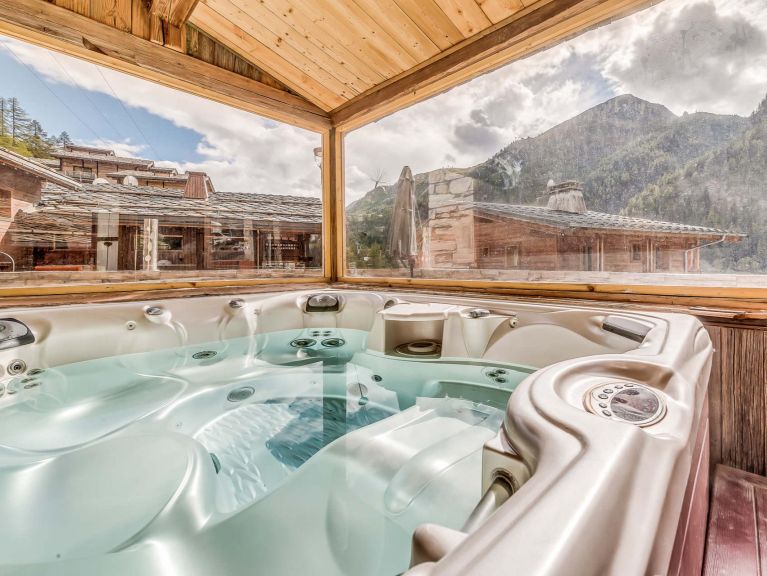 Chalet Iseran met buiten-whirlpool, sauna en hammam