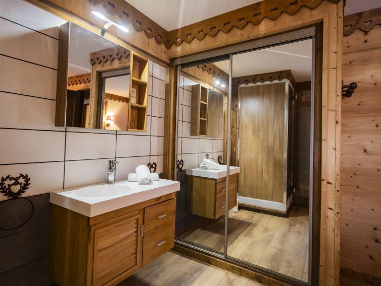 Chalet-appartement l'Ours met buiten-whirlpool