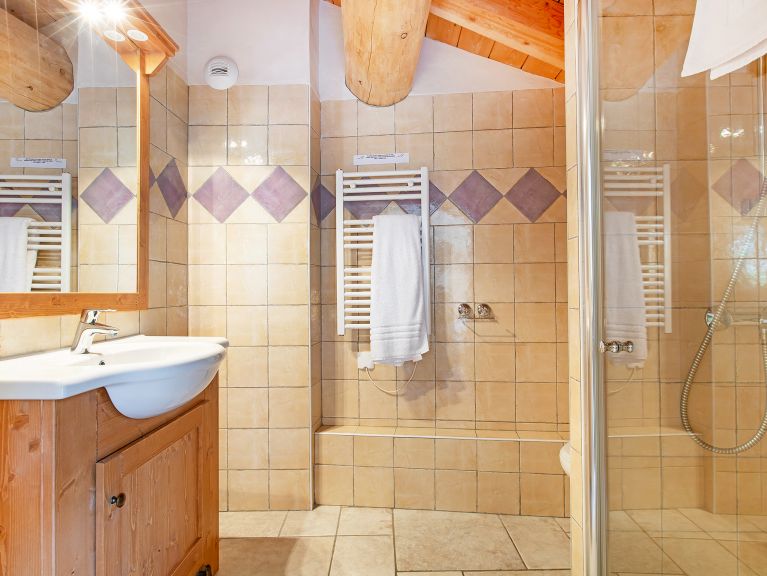 Chalet Père Marie met buiten-whirlpool  en sauna
