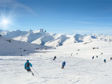 Skiers op piste