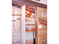 Chalet de Claude met sauna en outdoor hot tub-18