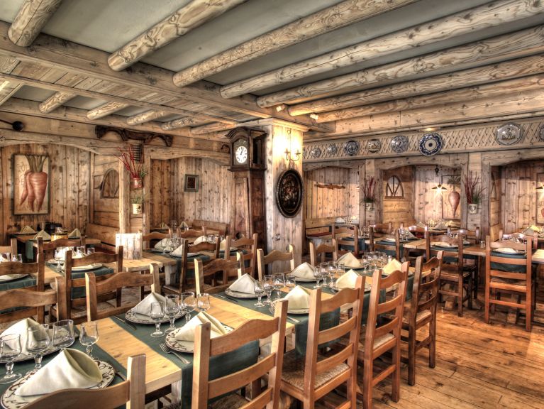 Chalet-appartement Résidence Village Montana met open haard en sauna