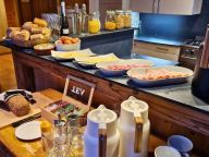 Chalet In de Wolken inclusief catering met sauna en whirlpool-6