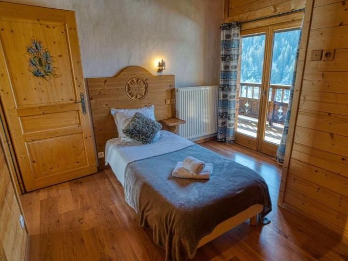 Chalet Les 2 Vallees met buiten-whirlpool en sauna