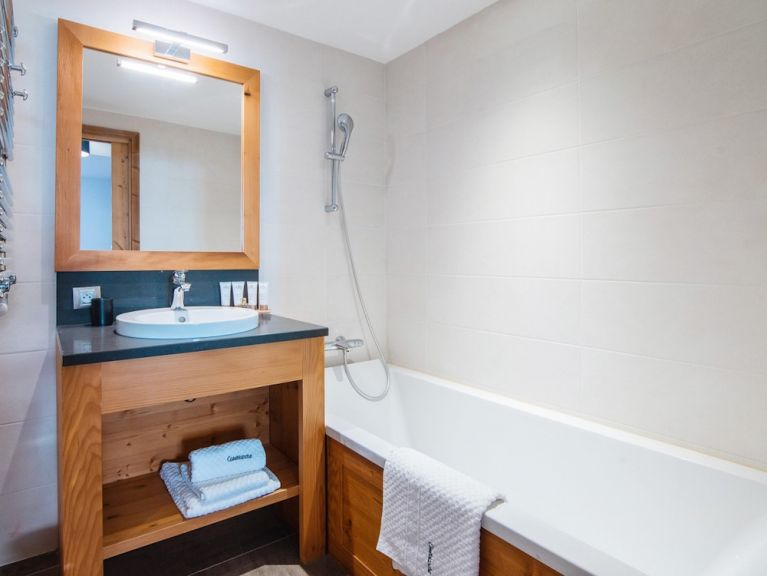Chalet Caseblanche zondag t/m zondag Landenoire met houtkachel, sauna en whirlpool