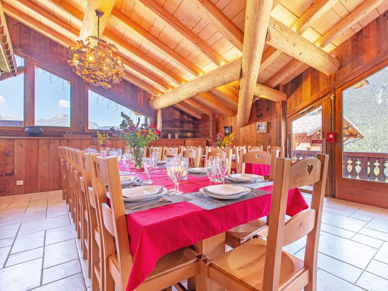 Chalet Père Marie met buiten-whirlpool  en sauna