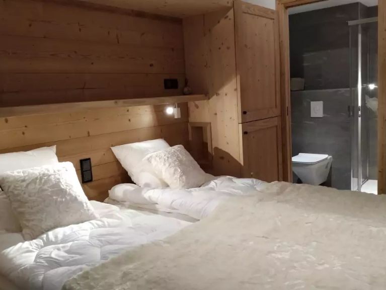Chalet Caseblanche Selini met houtkachel en sauna