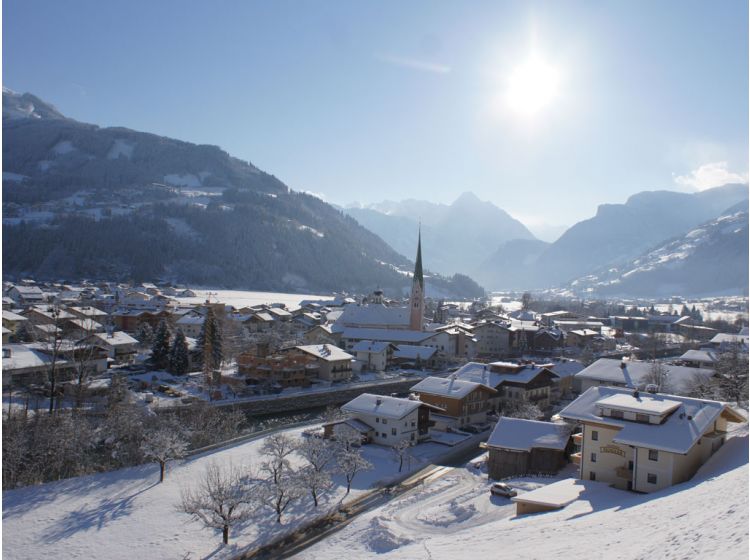 Skidorp Gezellig wintersportdorp in het hart van het Zillertal-1