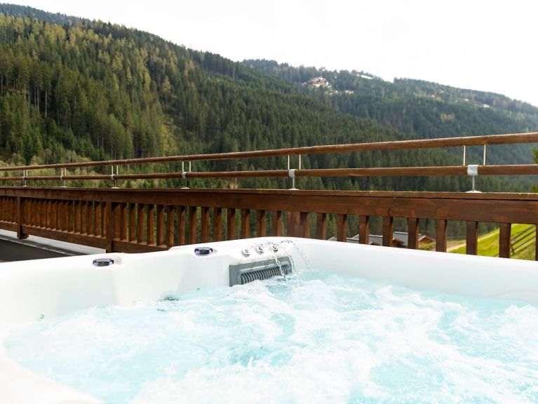 Appartement Gerlos Alpine Estate Penthouse Luxe XL met jacuzzi en sauna