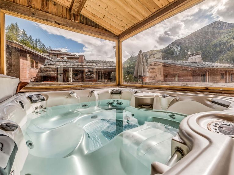 Chalet Iseran met buiten-whirlpool, sauna en hammam