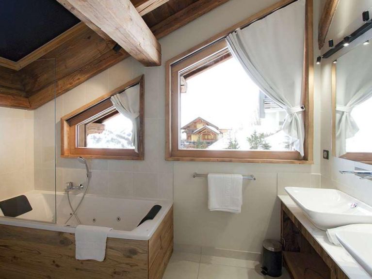 Chalet Le Lys met privé-zwembad