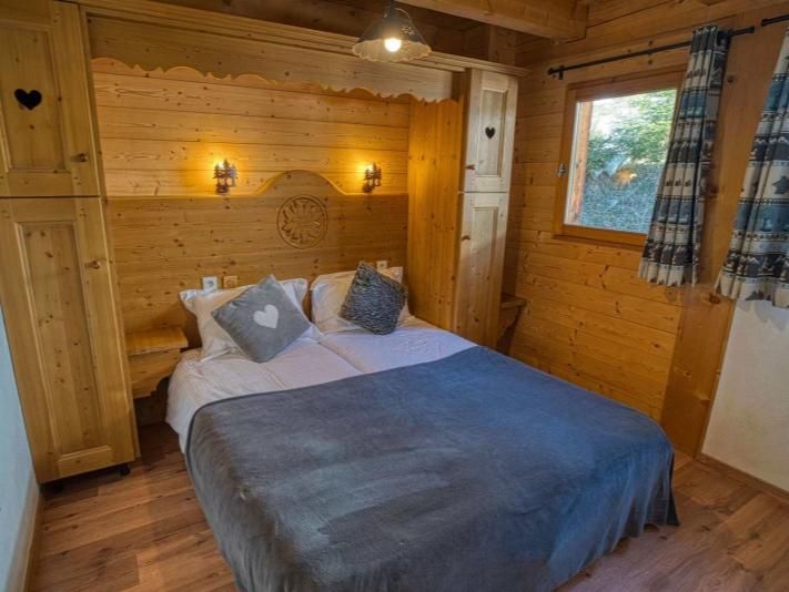 Chalet Les 2 Vallees met buiten-whirlpool en sauna
